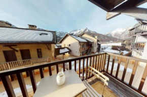 Bright 30 M With Balcony Center Villa